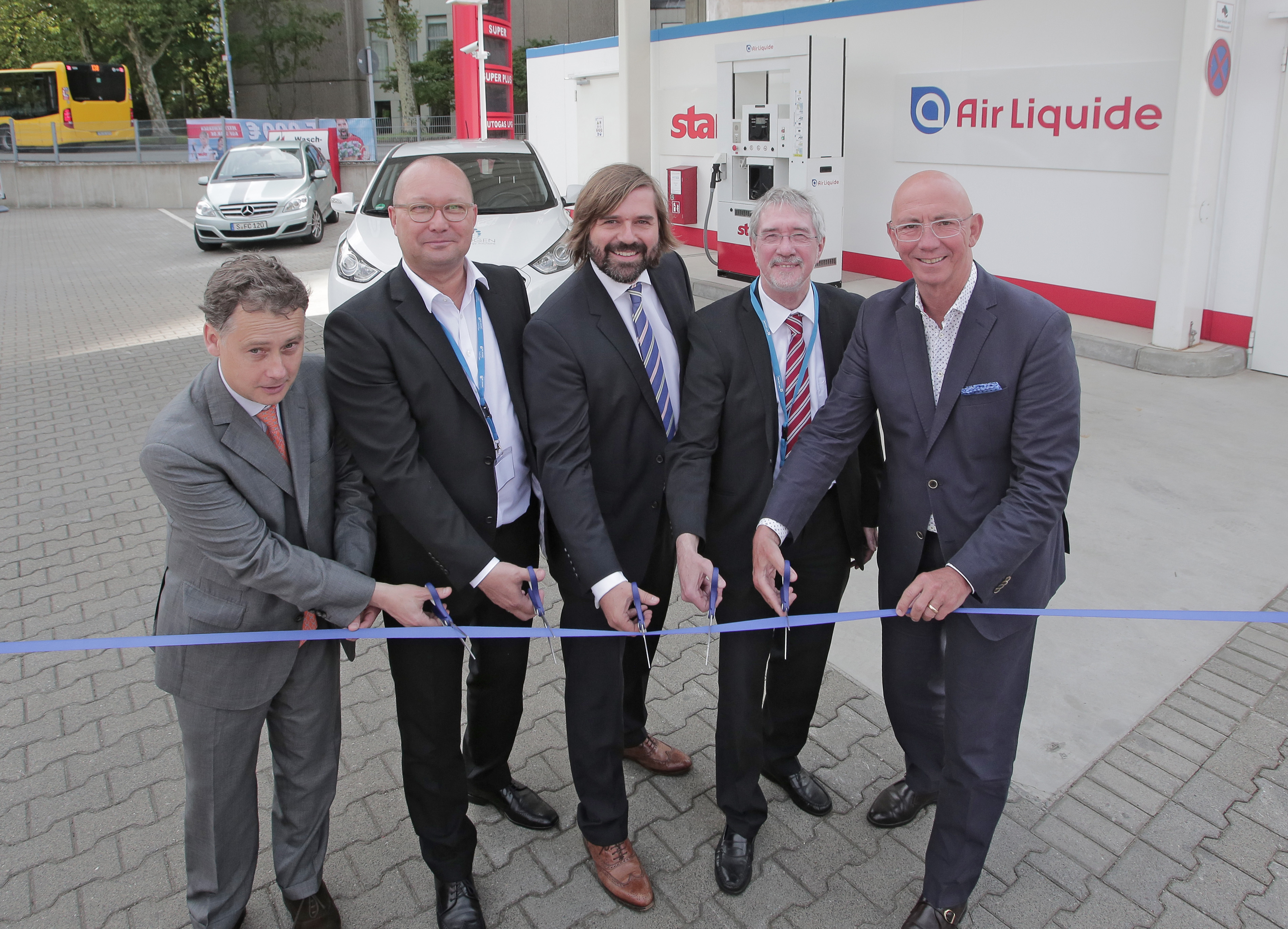 Eroeffnung_Wasserstofftankstelle_Muelheim.jpg