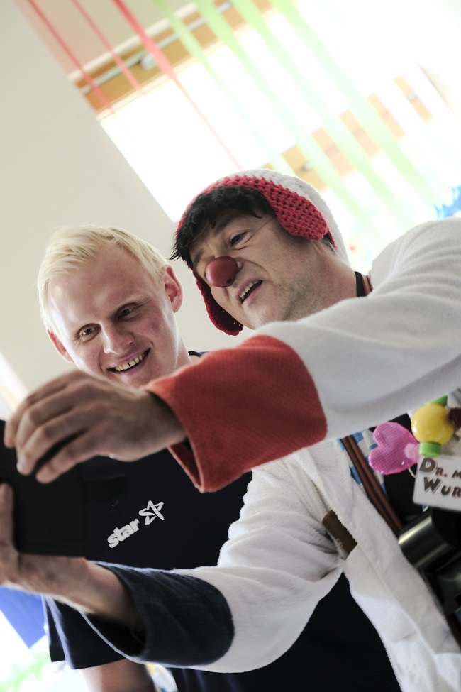 star Spielerpatenschaft_Besuch im UKSH_2 © UKSH.jpg
