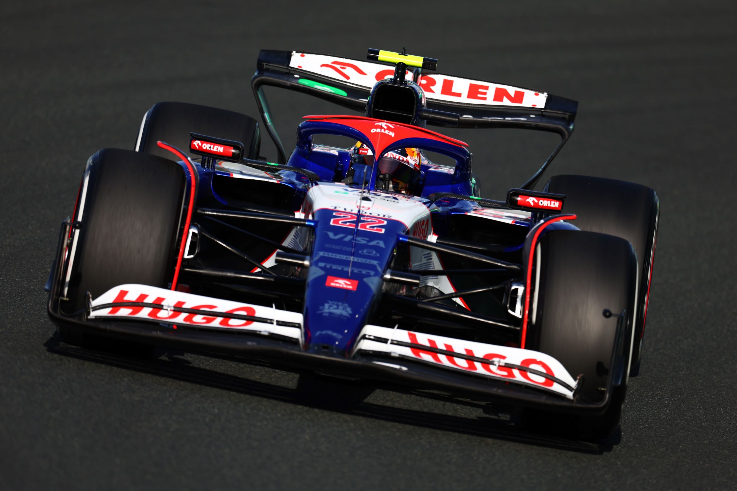 Formel 1-Rennwagen Team Visa Cash App RB 01_Bild 2_klein.jpg