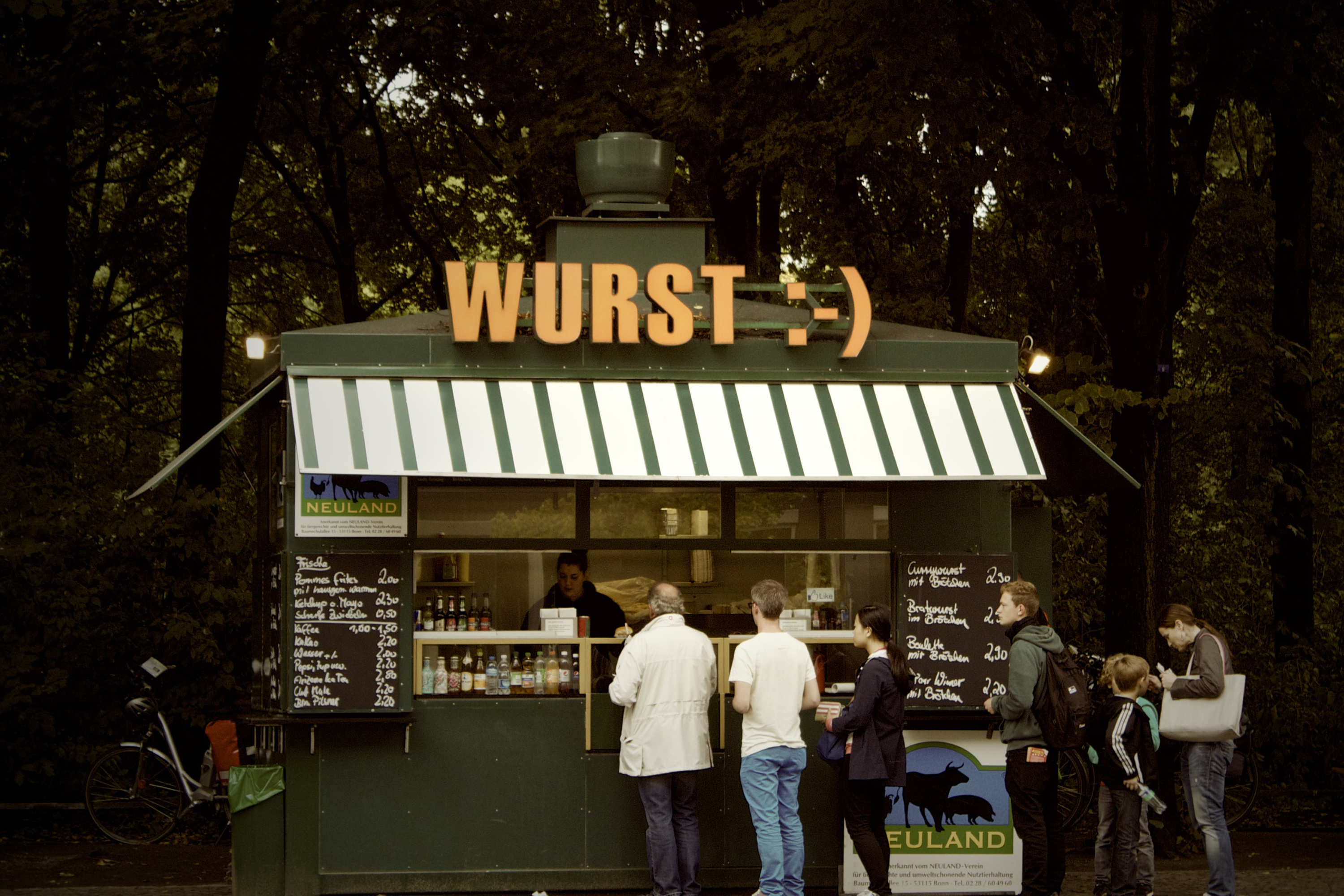 Deutscher Wurst-Imbiss_3_copyright_PEXELS.jpg